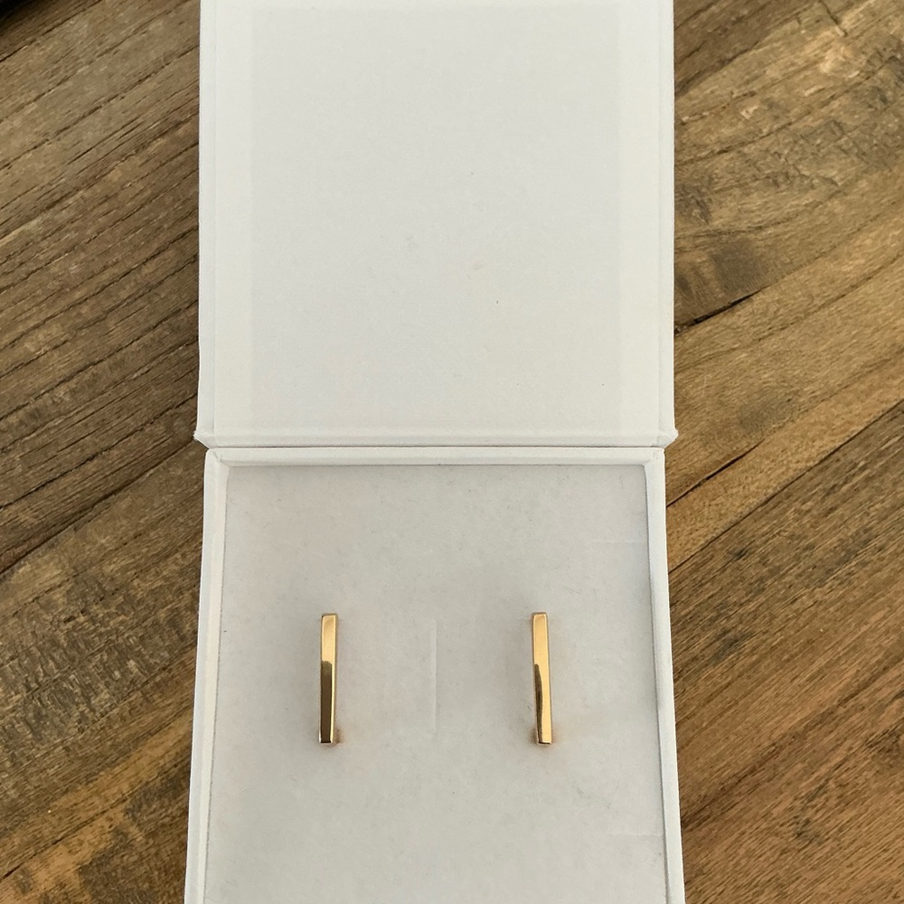 Elegant Gold Bar Earrings from Mejuri